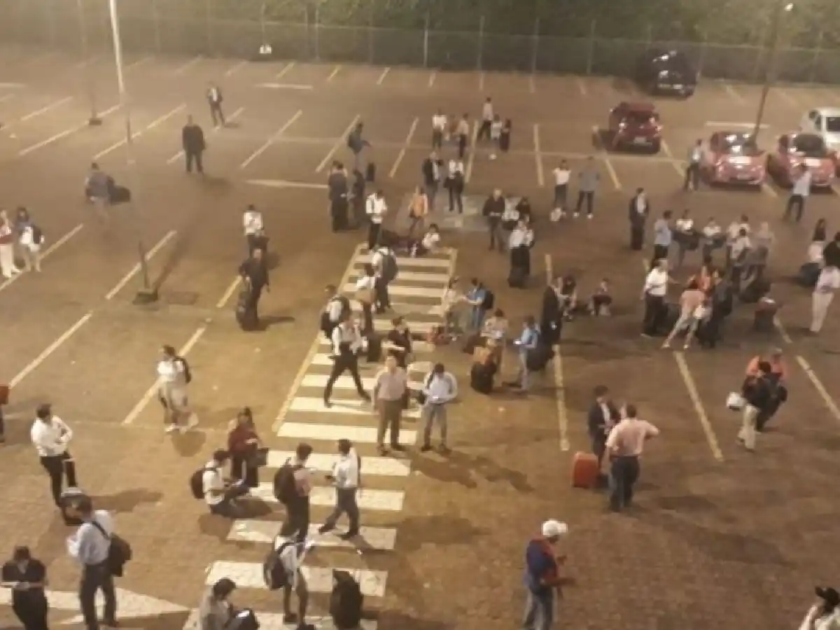 Un sismo de 7,5 de magnitud sacudió Ecuador con un saldo de dos heridos
