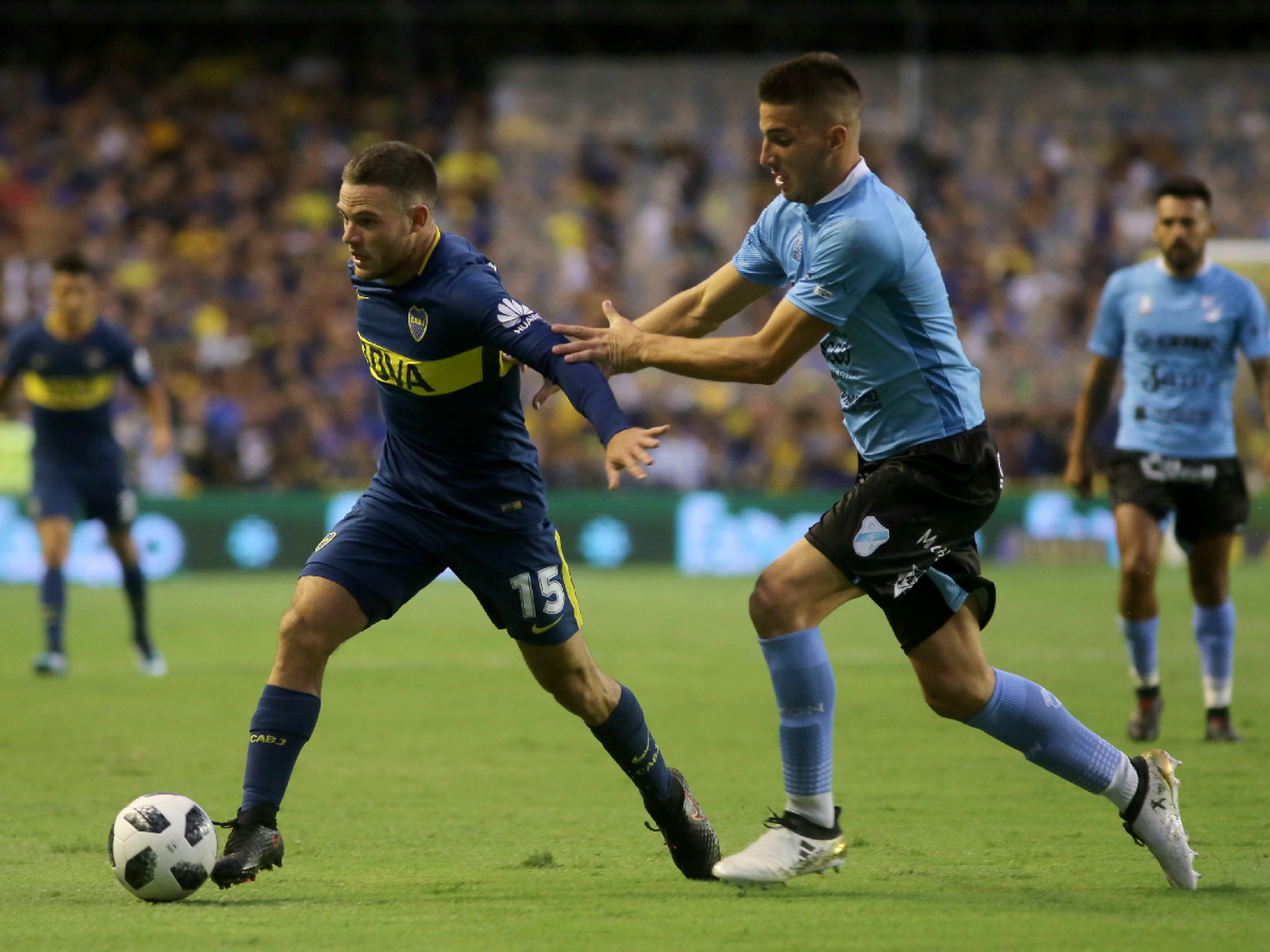 Se confirmó la venta de Nández