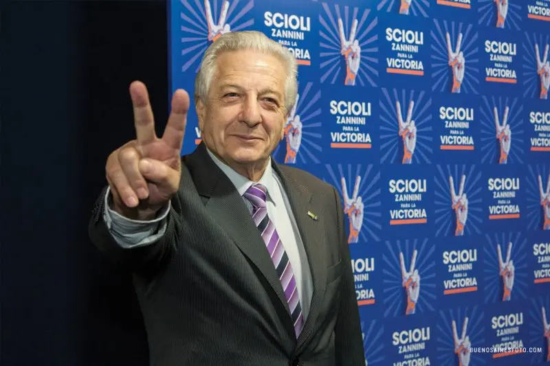 Citan a declarar a exministro por fraude con sueldos para pagar campaña de Scioli