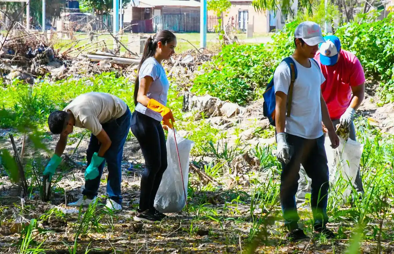 Jornada de limpieza colectiva y actividades de educación ambiental