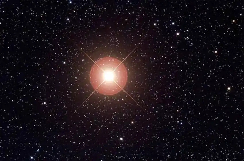 Una estrella Roja gigante «está actuando raro» y algunos científicos piensan que puede estallar