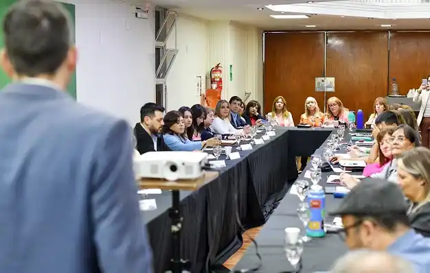 El equipo de gestión del CGE se reunió con  autoridades educativas de la provincia