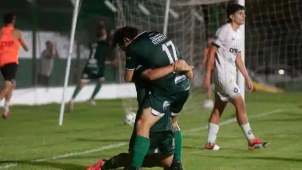 Ferro de Pico viene de eliminar a Racing de Olavarría. (Foto de El Diario de La Pampa).