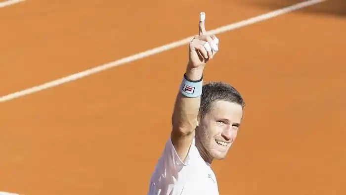 Exitoso debut del �SPeque⬝ Schwartzman en Roland Garros