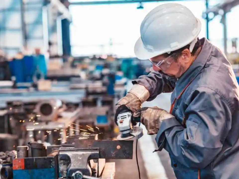 Empleo registrado: hay 242.000 puestos de
trabajo menos que en noviembre de 2023