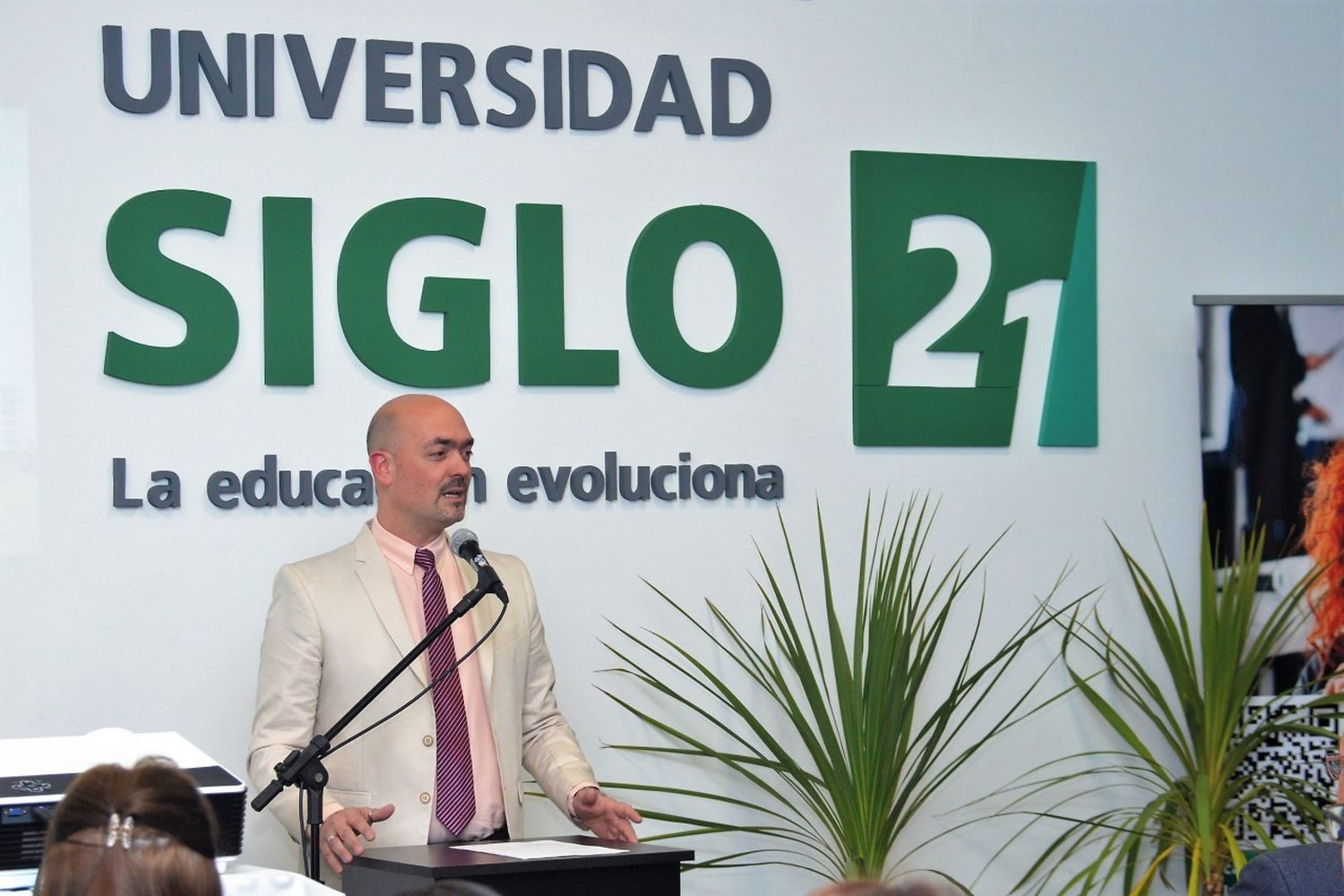 Universidad Siglo 21 - 1