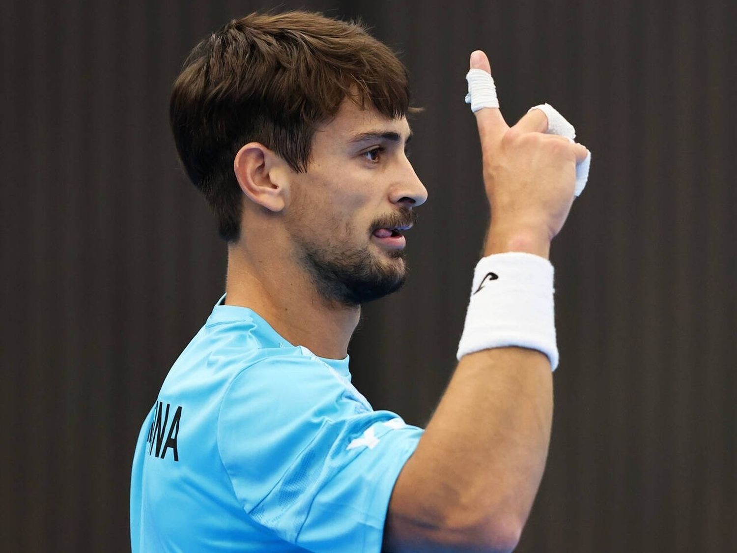 Navone ganó el quinto punto y Argentina pasó de ronda en la Copa Davis