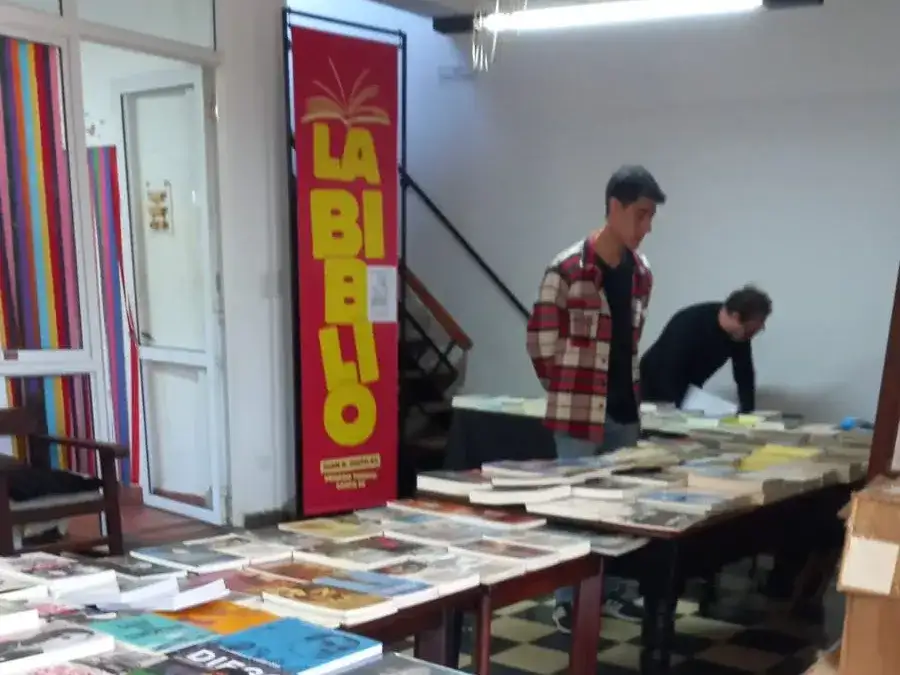 Feria del libro en La Biblio. Foto: Gentileza.