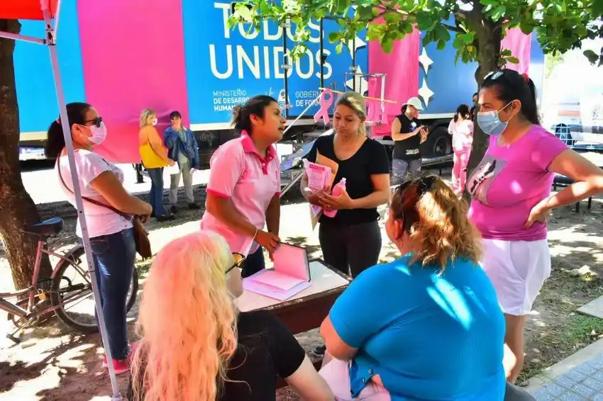 El camión sanitario realizó mamografías en
el Paraíso de los Niños y el parque acuático