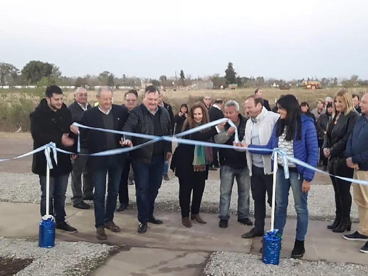 Michlig y Crivelli inauguraron viviendas en Villa Trinidad y San Guillermo