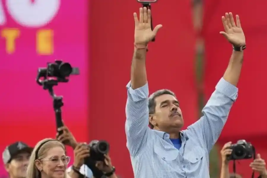 Madres de Plaza de Mayo arengaron a Maduro y Adorni salió al cruce: "Es lo más vergonzoso de todo el universo"