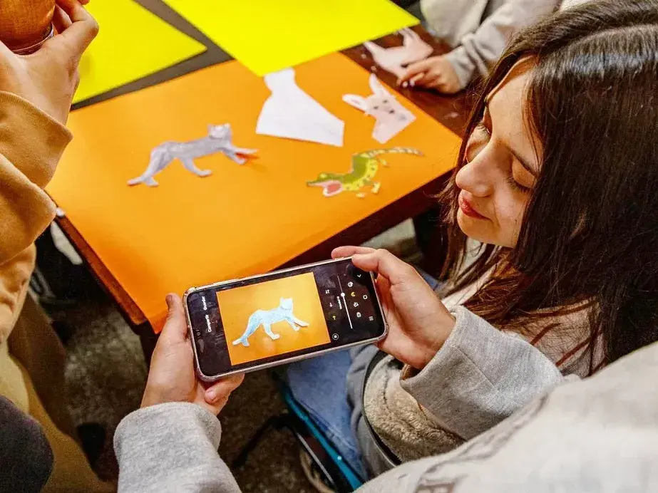 Los estudiantes que ilustraron la fauna de la octava edición del Ficer participaron de un taller de stop motion