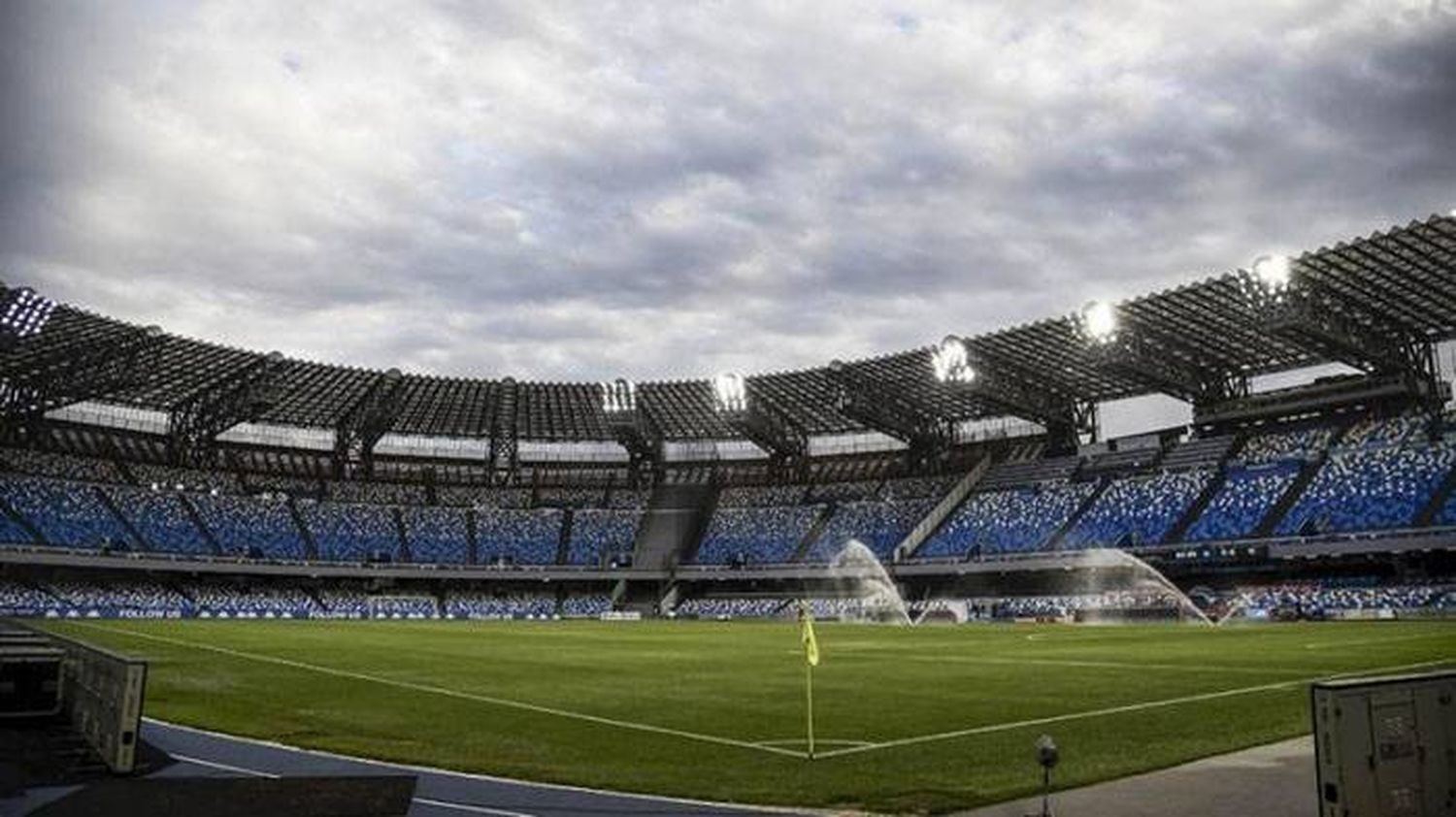 El estadio de Nápoles se llama formalmente �SDiego Armando Maradona⬝