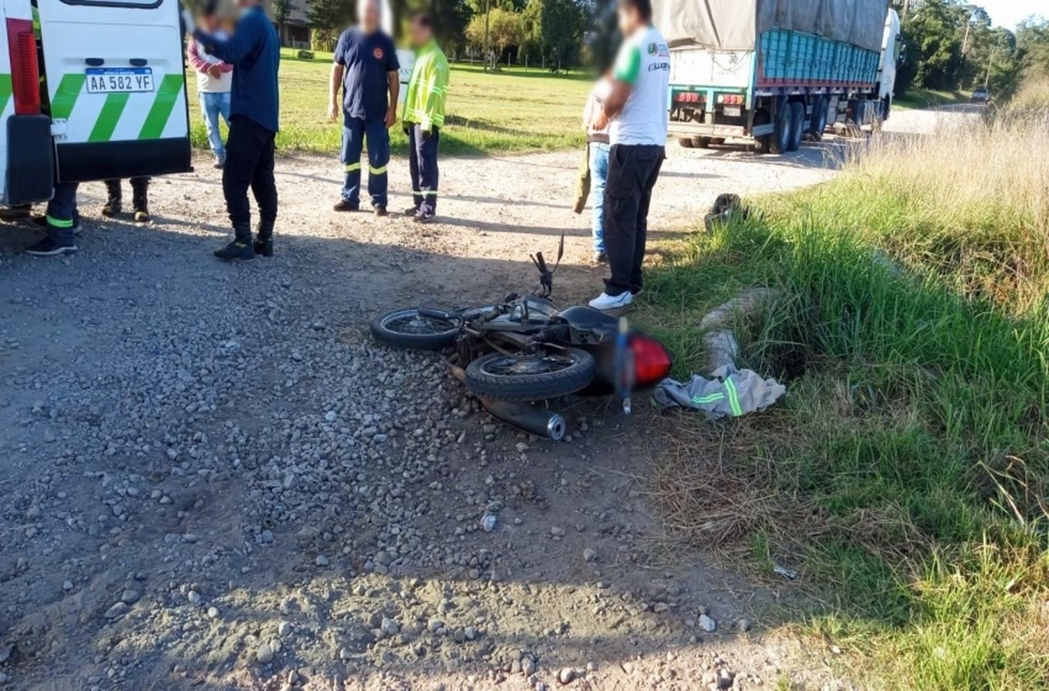 Muere una motociclista tras chocar con un camión en la Ruta 226