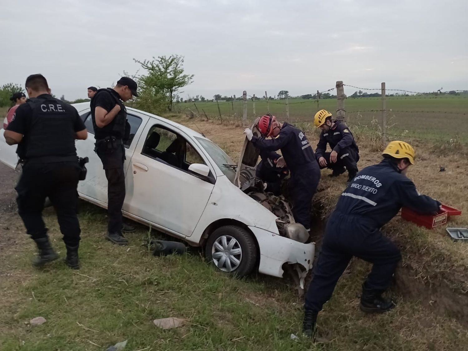 Los servicios de emergencias, trabajando en el lugar.