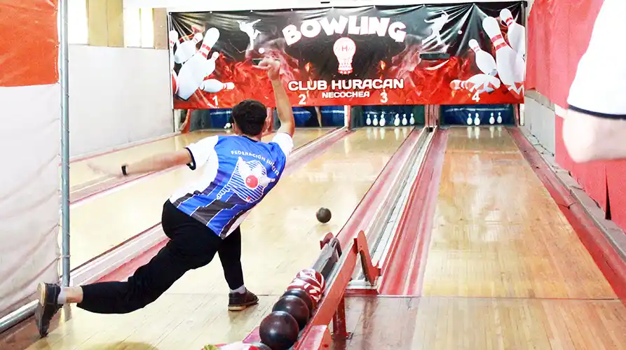 Argentino de bowling en Necochea