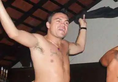 La "Hiena" Barrios sigue libre y atiende un puesto de ropa en La Salada