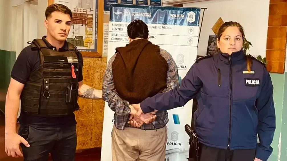 El detenido fue grabado por la víctima