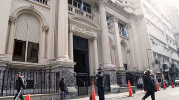 Los bancos volvieron a subir las tasas de interés de los plazos fijos y que quedaron cerca del 40%