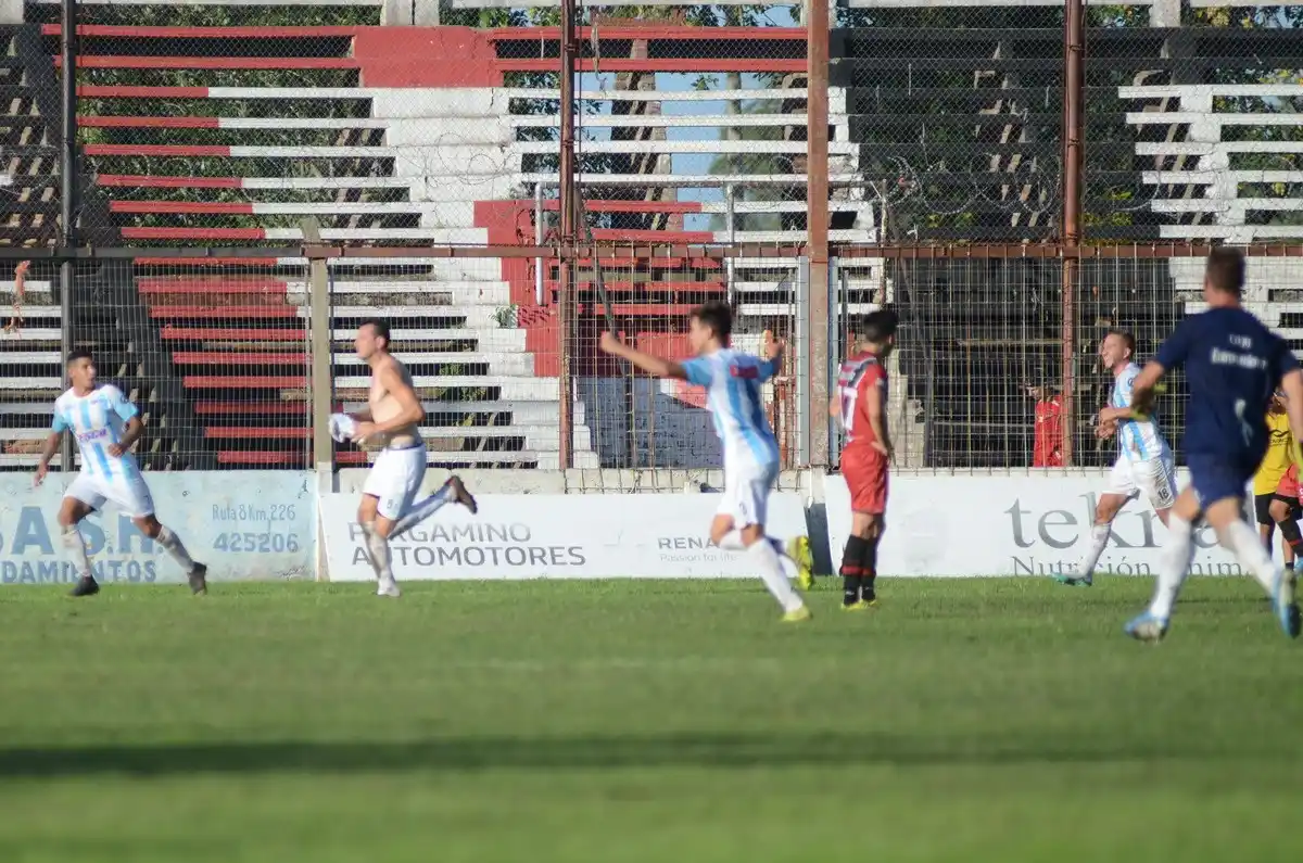 Juventud puso el alma y consiguió un empate merecido ante Douglas