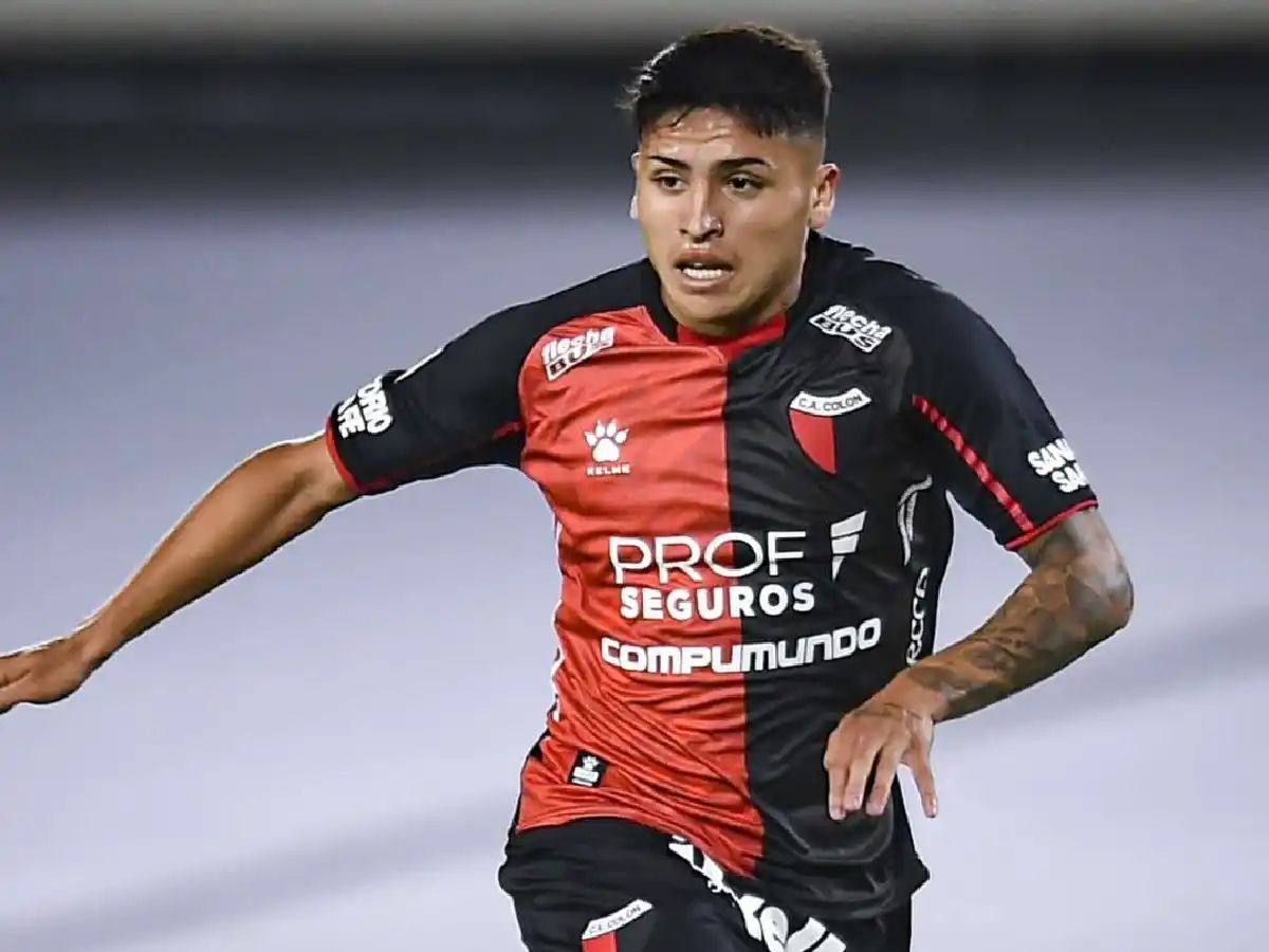 Colón vendió a Farías a un grupo inversor