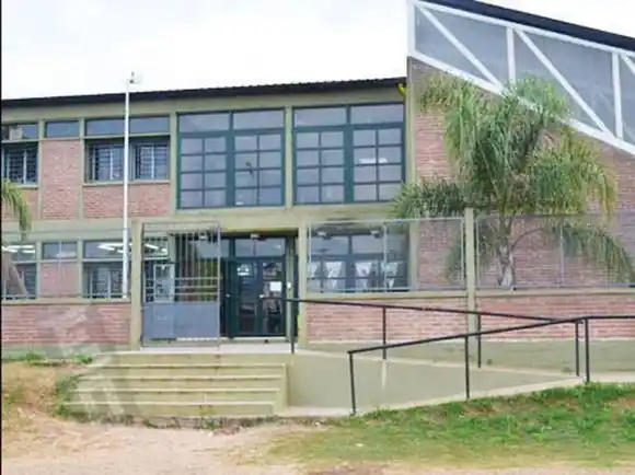 Denuncian que cerraron cursos y dejarían sin estudio a alumnos y sin trabajo a docentes 