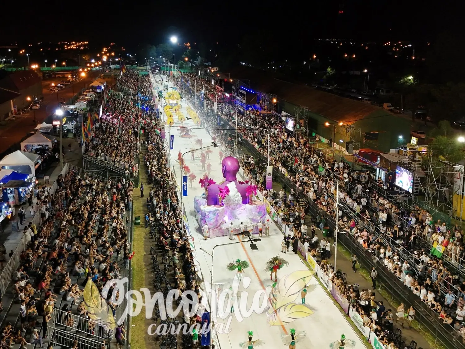 El Carnaval de Concordia cerró su quinta noche con un corsódromo colmado