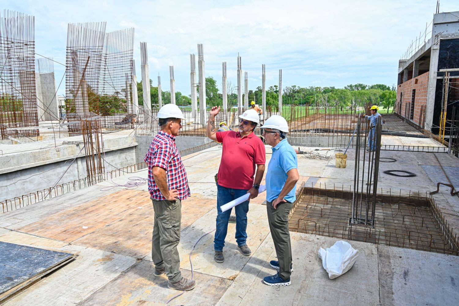 Zamora visitó lsa obras