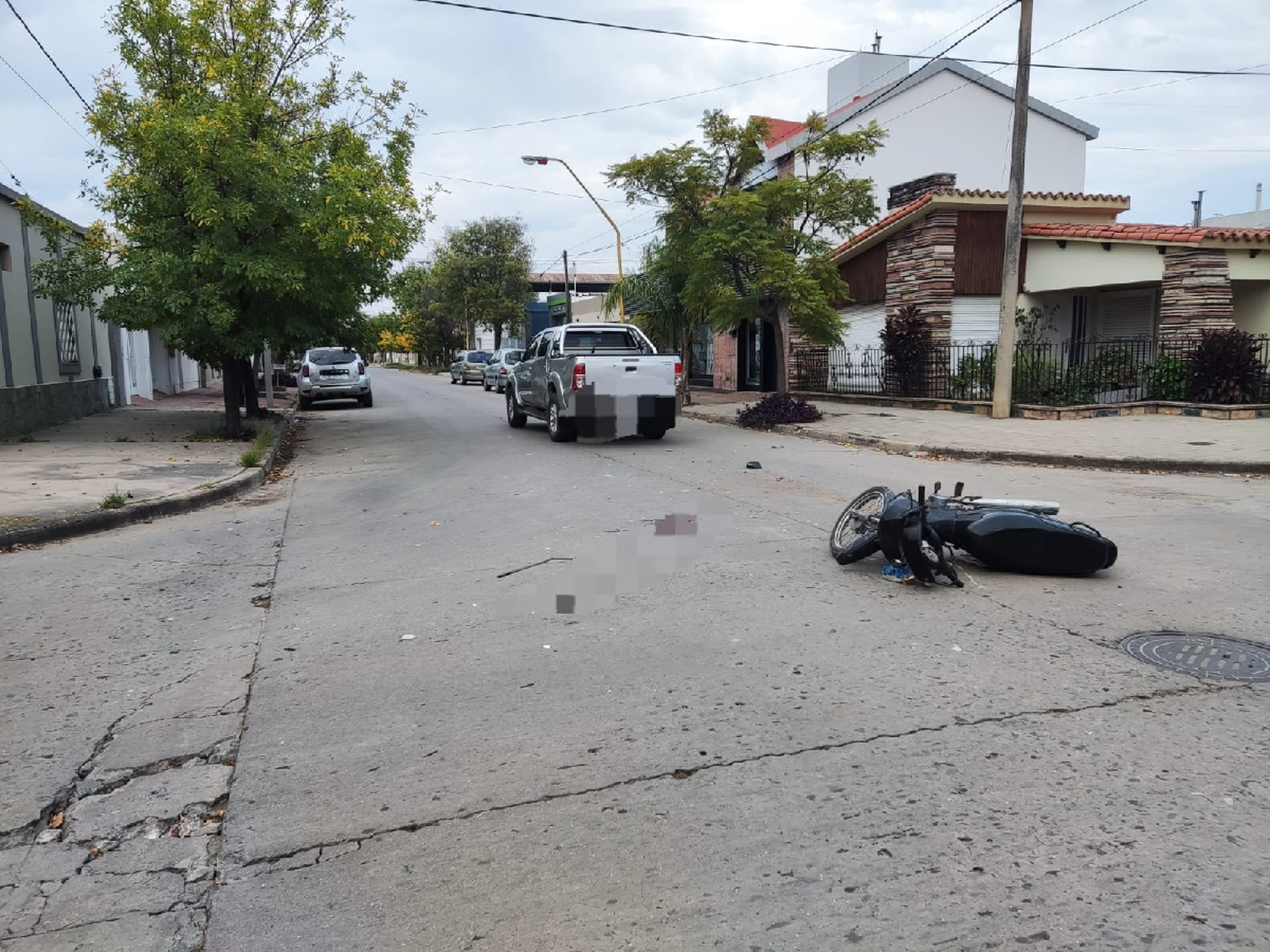 Un joven motociclista está muy grave tras accidente