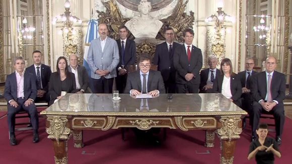 Entró en vigencia el DNU, sin que la Justicia  haya aceptado suspenderlo