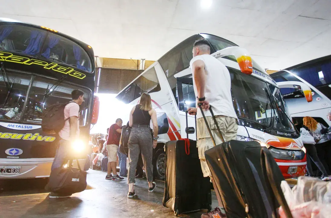 Los colectivos de larga distancia dejarán de cubrir los riesgos de muerte e incapacidad de los pasajeros