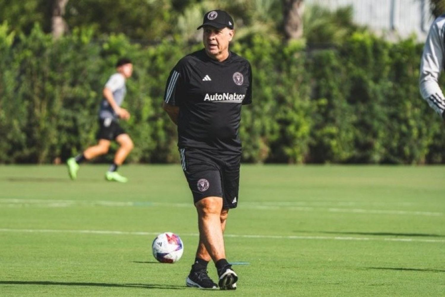 El Tata Martino dirigió su primera práctica en Inter Miami, con "optimismo" y a la espera de Messi