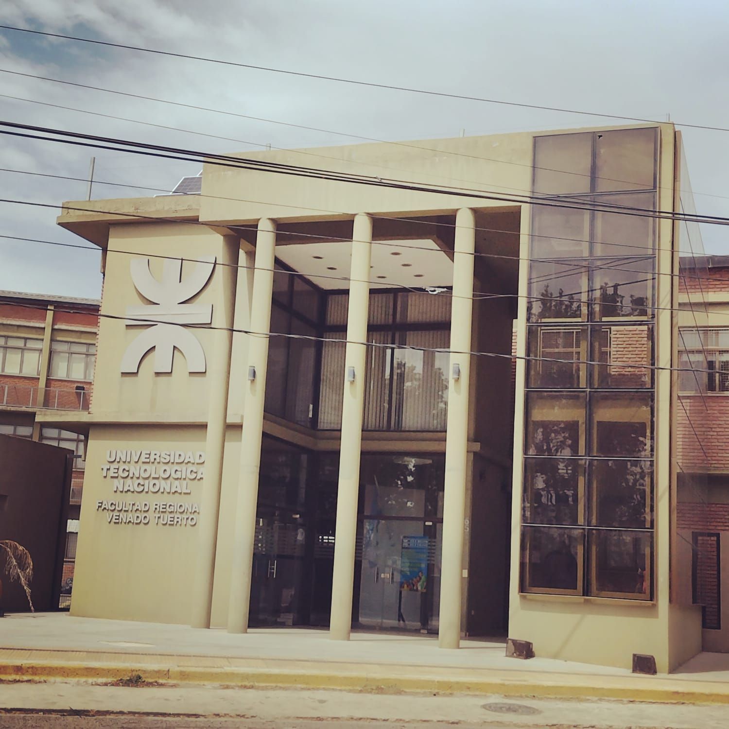 Defensores de la educación pública se concentrará este miércoles frente a la UTN. Foto: Gentileza