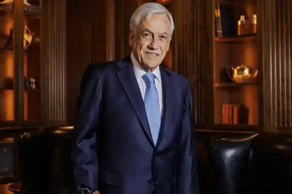 Afirman que Sebastián Piñera se habría quedado en el helicóptero hasta el final para salvar a su familia