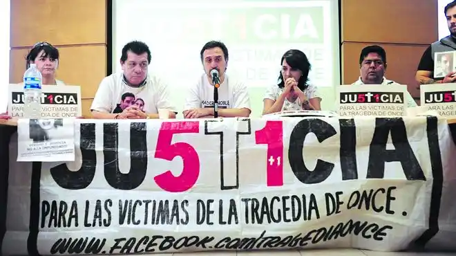 Tragedia de Once: Familiares de víctimas se reúnen con el Papa Francisco