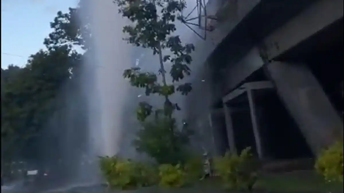 ¡ALÓ HIDROCAPITAL! CARICUAO INUNDADO por rotura de tubería matriz