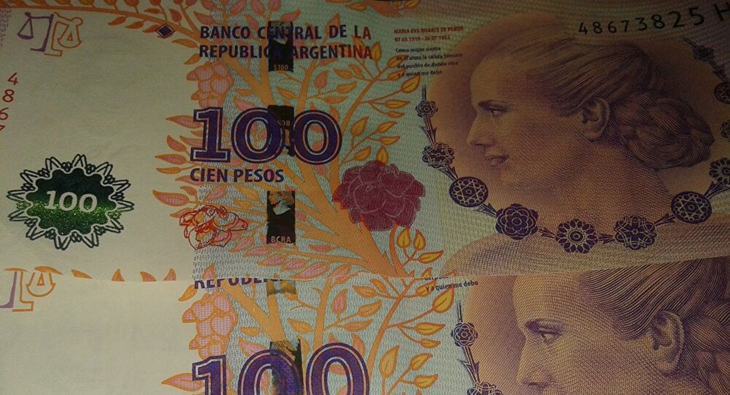 Oficializaron la suba del salario mínimo: Cómo se aplicará y a quiénes alcanza