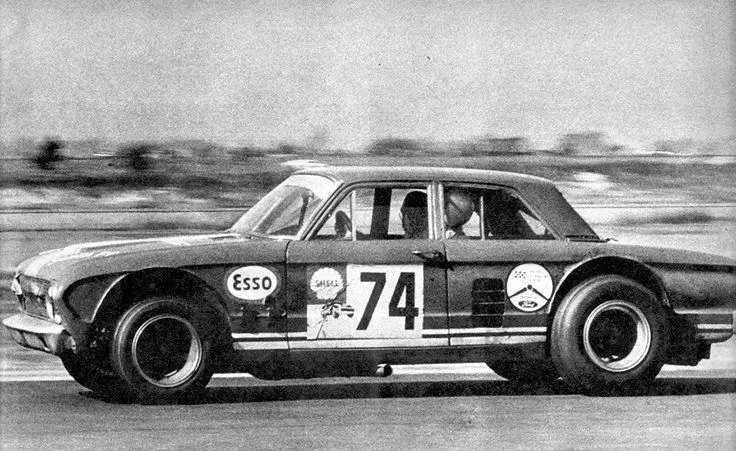 Revolucionario. El concepto del Ford Falcon con el que debutara Carlos Lole Reutemann, en el Turismo Carretera