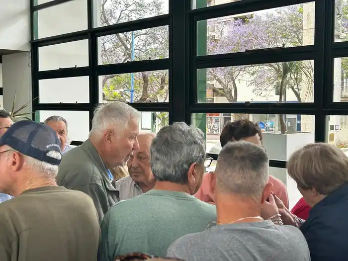 reclamos jubilados abuelos club abuelos unidos club abuelos de calle palmieri cierre cerrar ruidos molestos - 8