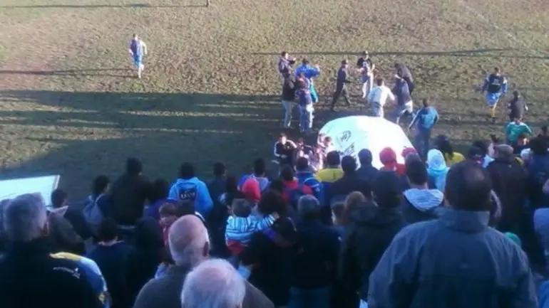 Batalla campal en partido del ascenso en General Rodríguez