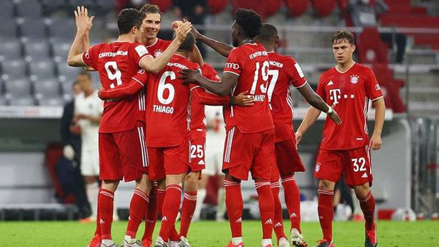 Bayern Múnich ganó y logró el título por octava vez consecutiva