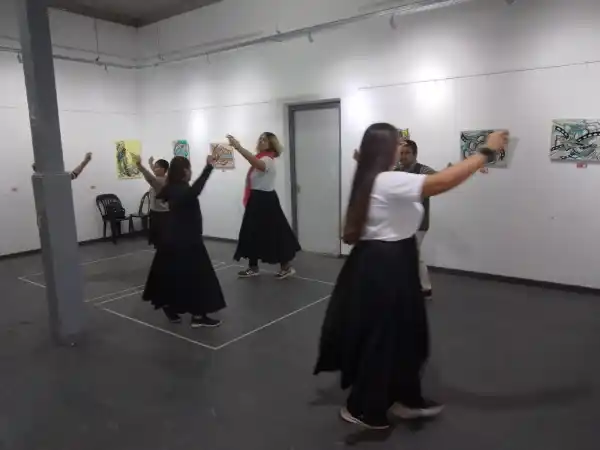 Comienzan los talleres de danzas folklóricas y de bombo legüero