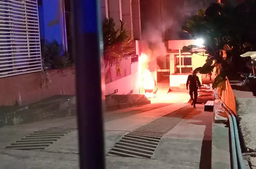 Prenden fuego sector de un Banco en el edificio de Tribunales
