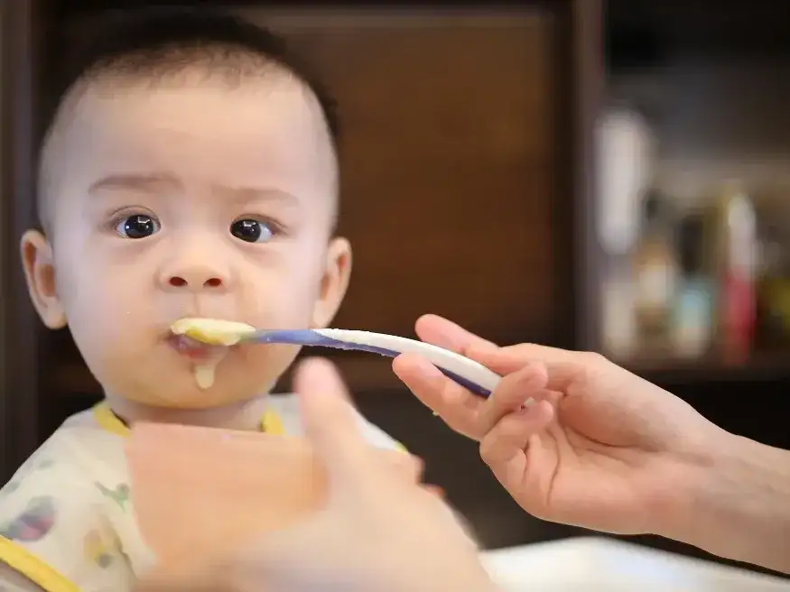 Harán un taller sobre alimentación complementaria para destinada a familias con bebés que comenzaron a comer