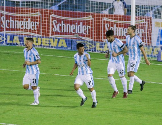 Alustiza le dio el agónico  triunfo a Atlético Tucumán 