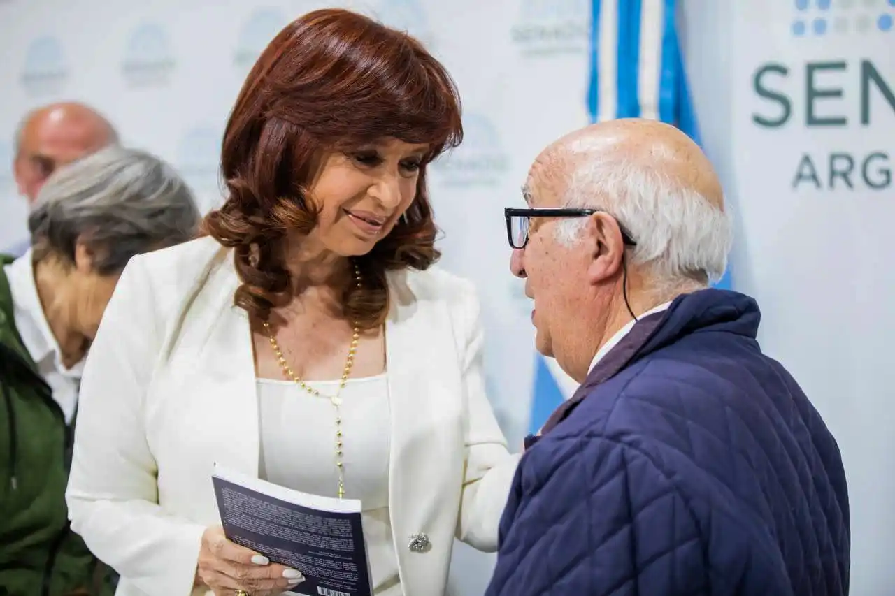 La vicepresidenta Cristina Kirchner mantuvo un encuentro con curas villeros.