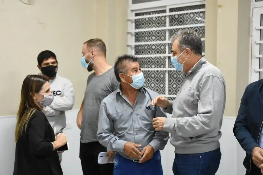 Funcionarios del gabinete municipal visitaron vecinales de la ciudad