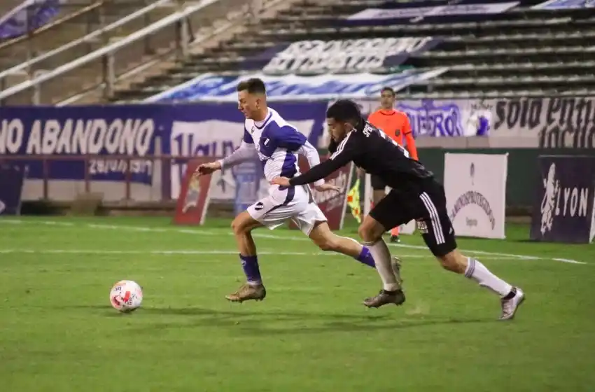 Alvarado volvió a festejar en casa