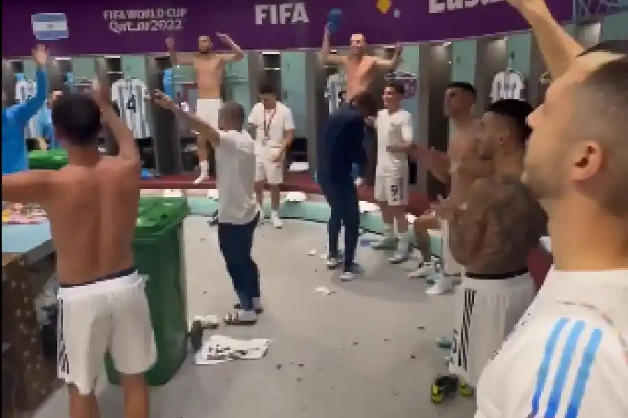 VIDEO | Los jugadores de la "Scaloneta" celebraron en el vestuario luego del pase a la final