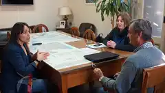 Acompañantes terapéuticos se reunieron con Frolik clamando por una ley